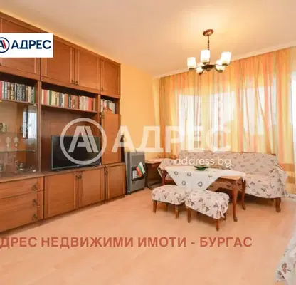 Снимка 3 — Многостаен апартамент в Бургас, Зорница