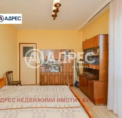 Снимка 5 — Многостаен апартамент в Бургас, Зорница