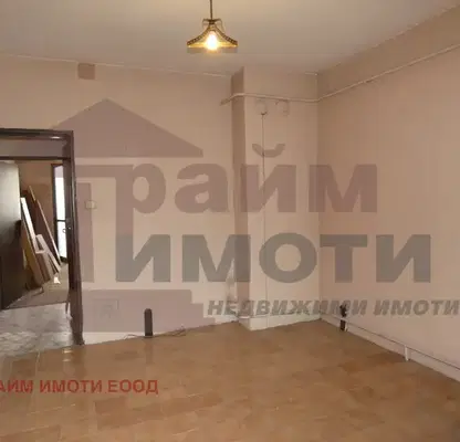 Снимка 4 — Тристаен апартамент в София, Етрополе