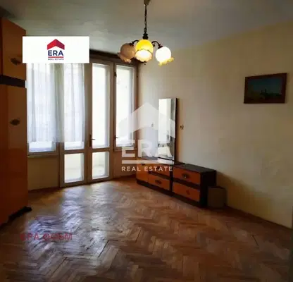 Снимка 5 — Тристаен апартамент в Ловеч, Център