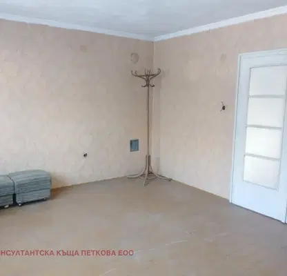 Снимка 4 — Многостаен апартамент в Ловеч, Център