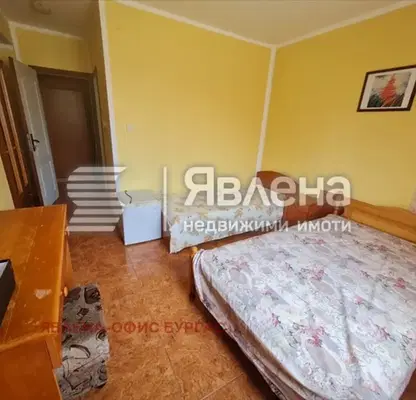 Снимка 2 — Тристаен апартамент в Бургас, Несебър