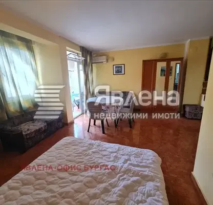Снимка 3 — Тристаен апартамент в Бургас, Несебър