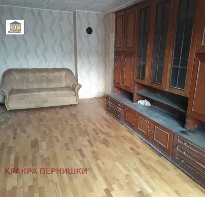 Снимка 3 — Тристаен апартамент в Перник, Изток