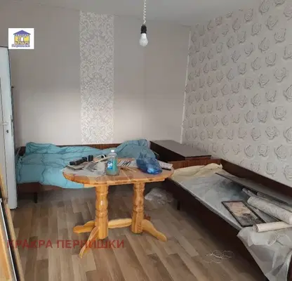 Снимка 5 — Тристаен апартамент в Перник, Изток