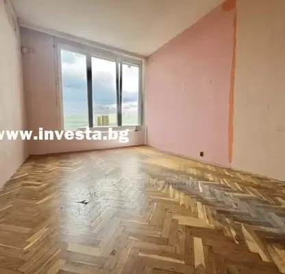Снимка 4 — Двустаен апартамент с панорамна тераса в Център, Пловдив