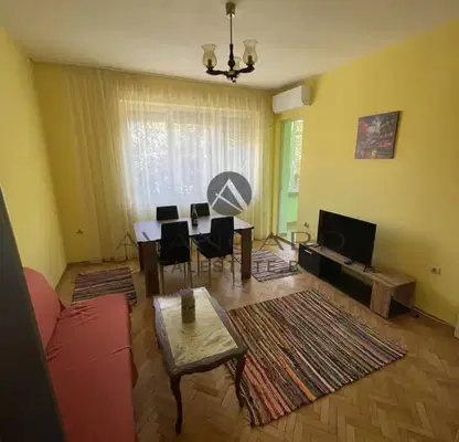 Снимка 3 — Тристаен апартамент с две тераси в Център, Пловдив