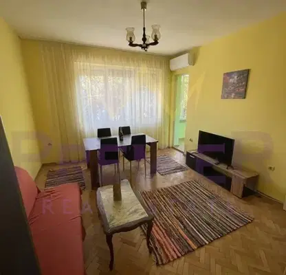 Снимка 2 — Тристаен апартамент с две тераси в Център, Пловдив