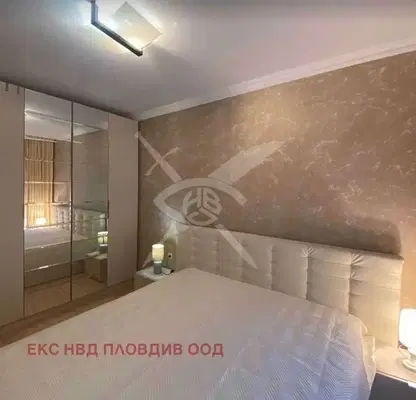 Снимка 5 — Тристаен апартамент в Пловдив, Център