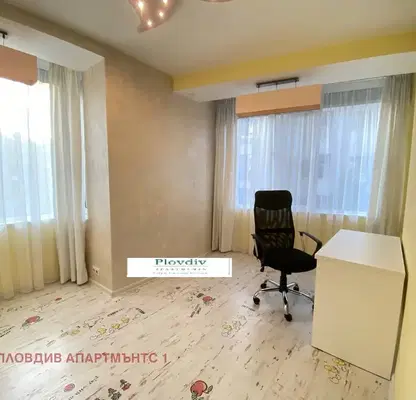 Снимка 3 — Тристаен апартамент в Център, Пловдив с контролиран достъп