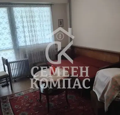 Снимка 2 — Тристаен апартамент в Кършияка с асансьор и поддържана сграда