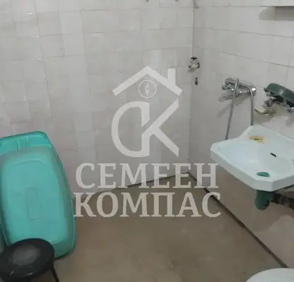 Снимка 5 — Тристаен апартамент в Кършияка с асансьор и поддържана сграда