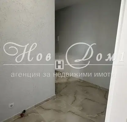 Снимка 3 — Двустаен апартамент с тераса в Кючук Париж, Пловдив