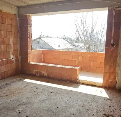 Снимка 5 — Тристаен апартамент с две тераси в Остромила, Пловдив