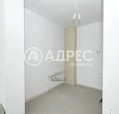 Снимка 4 — Двустаен апартамент в Пловдив, Тракия