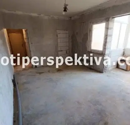 Снимка 2 — Двустаен апартамент в Тракия, Пловдив с голям паркинг