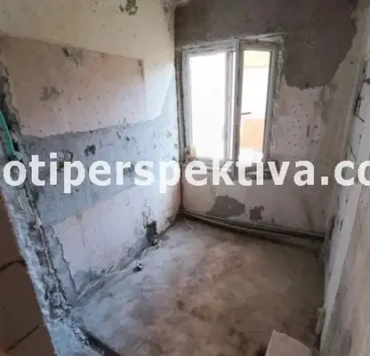 Снимка 4 — Двустаен апартамент в Тракия, Пловдив с голям паркинг