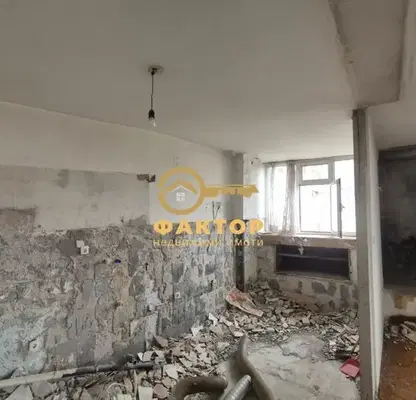 Снимка 4 — Тристаен апартамент в Тракия, Пловдив с асансьор