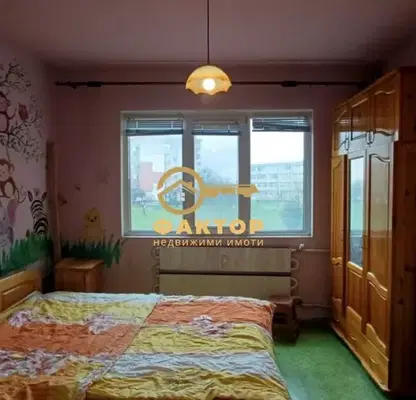 Снимка 3 — Тристаен апартамент с тераса в Тракия, Пловдив