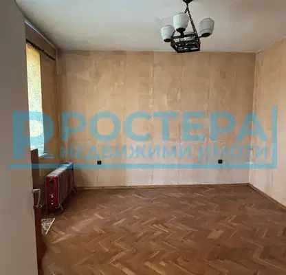 Снимка 2 — Многостаен апартамент в Търговище, Попово