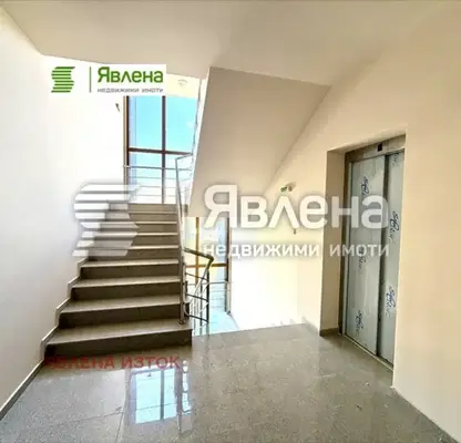 Photo 2 — 3-bedroom apartment in област София, Pravec