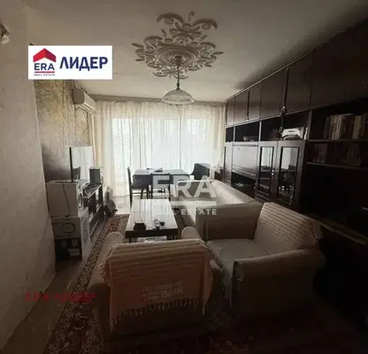 Снимка 4 — Многостаен апартамент в Русе, Родина 1