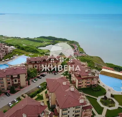 Снимка 3 — Тристаен апартамент в Добрич, с. Топола