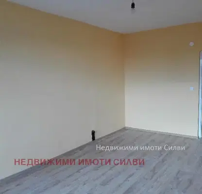Снимка 2 — Двустаен апартамент в центъра на Шумен с тераса