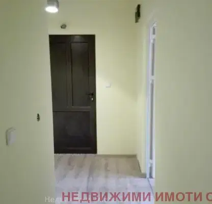 Снимка 5 — Двустаен апартамент в центъра на Шумен с тераса
