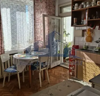 Снимка 4 — Тристаен апартамент в Шумен, Център