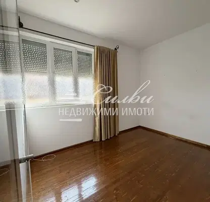 Photo 2 — 3-bedroom apartment in Shumen, Dobrudjanski