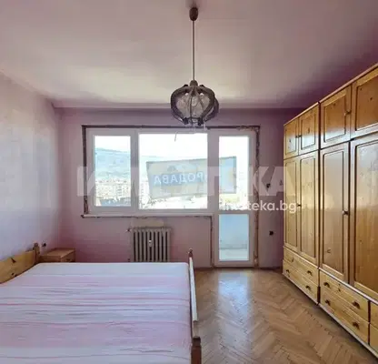 Снимка 3 — Двустаен апартамент с панорамна тераса в Борово, София