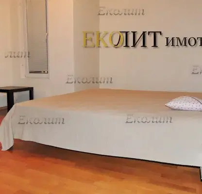 Снимка 4 — Просторен 4-стаен апартамент в Борово с голяма тераса