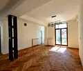 Снимка 2 — Тристаен апартамент в Център на София с основен ремонт