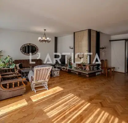 Photo 2 — Large 4-room apartment in Center with parking