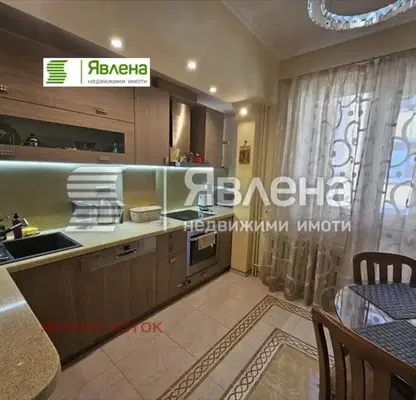 Снимка 3 — Тристаен апартамент в Център, София с тераса