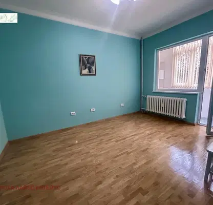 Снимка 2 — Тристаен апартамент в Център, ул. Владайска с нов ремонт
