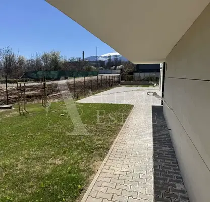 Снимка 4 — Тристаен апартамент с две тераси в Дружба 2, София