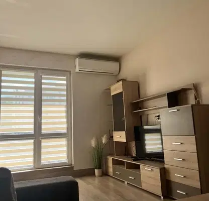 Снимка 4 — Тристаен апартамент 120 кв.м в Дружба 2 с близост до метро