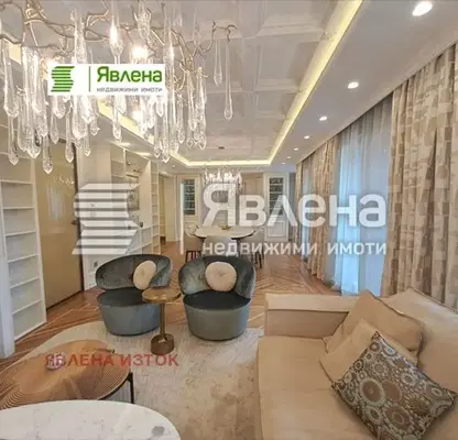 Снимка 2 — Просторен 4-стаен апартамент в кв. Изток с тераса