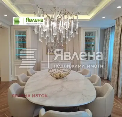 Снимка 5 — Просторен 4-стаен апартамент в кв. Изток с тераса