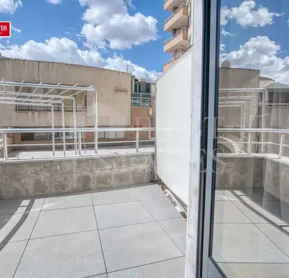 Снимка 5 — 3-стаен апартамент в Изток с балкон и югозападно изложение
