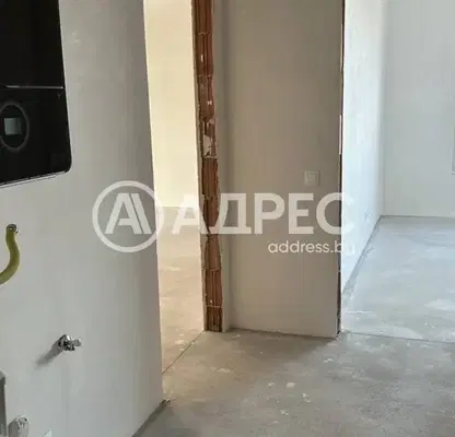 Снимка 3 — Двустаен апартамент в София, Кръстова вада