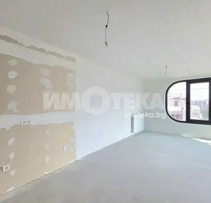 Снимка 3 — Тристаен апартамент в Кръстова вада с паркомясто