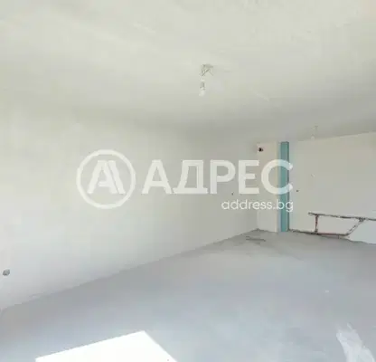Снимка 2 — Просторен 4-стаен апартамент в Кръстова вада с две тераси