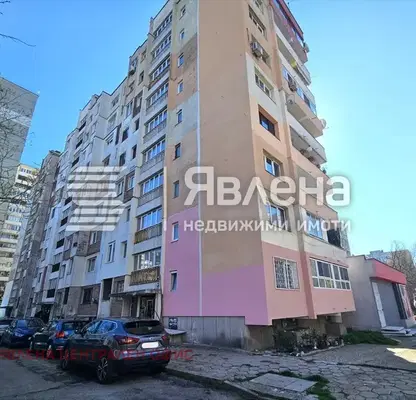 Снимка 2 — Двустаен апартамент с балкони в Лагера, София