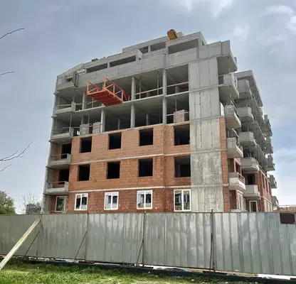 Снимка 3 — Тристаен апартамент с две тераси в Левски В, София
