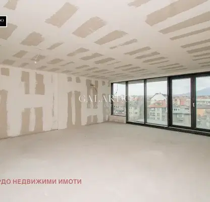 Снимка 4 — Просторен 4-стаен апартамент в Оборище с гледка към Витоша