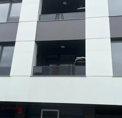 Снимка 4 — Тристаен апартамент с югозападно изложение в Овча купел