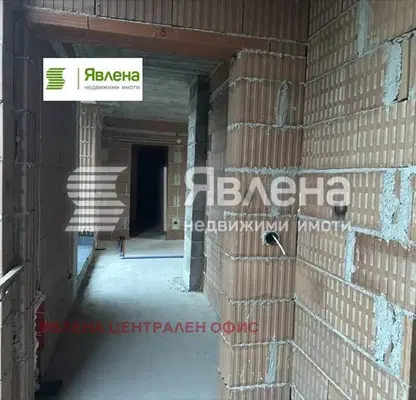 Снимка 2 — Тристаен апартамент с две тераси в Овча купел, София